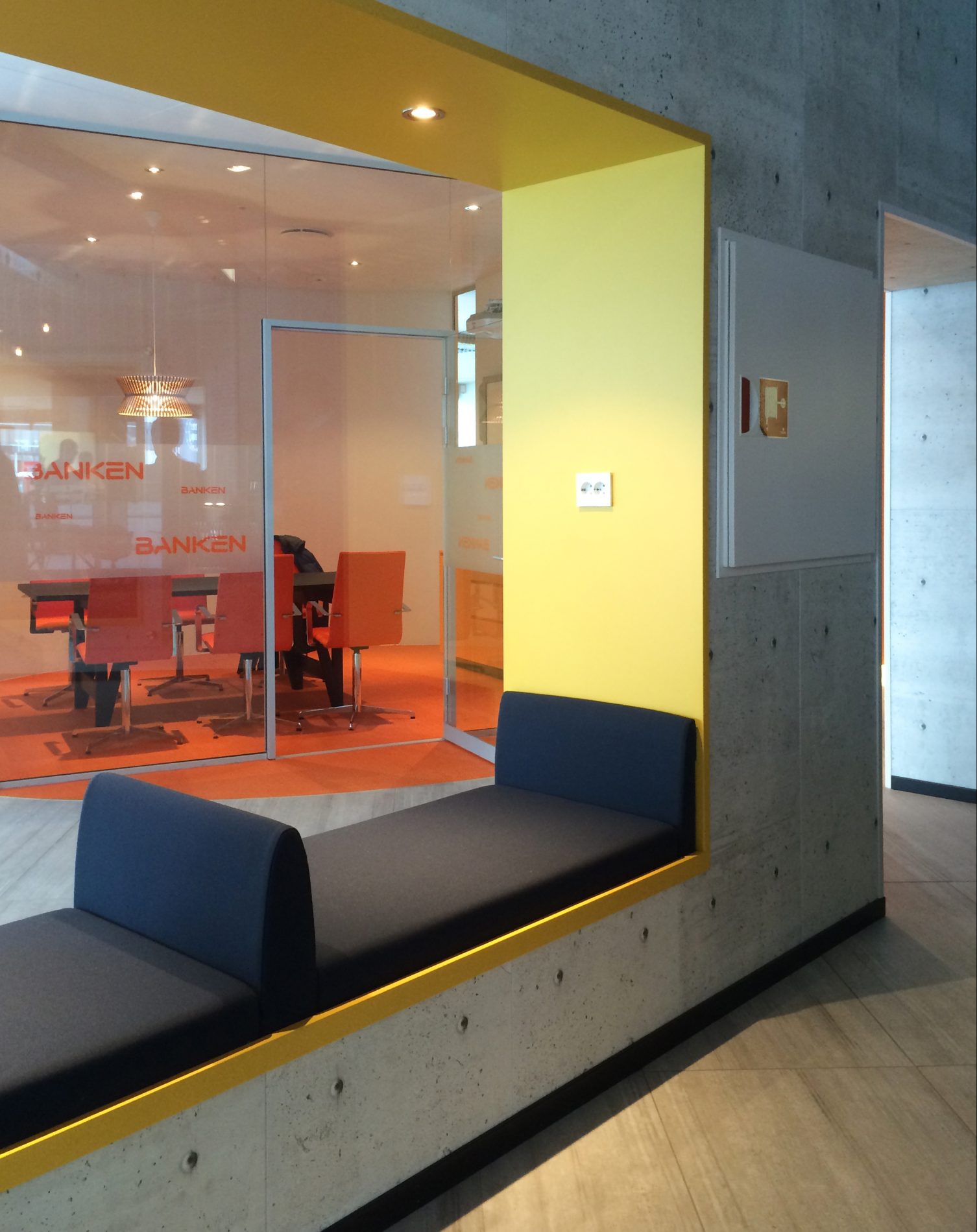 Sparebank og næringshage i Lyngdal Sparebank og næringshage i Lyngdal